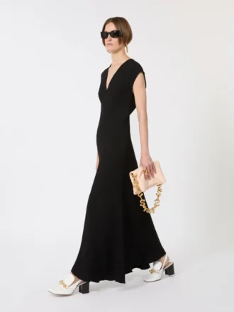 Vestido largo con cuello en V de canneta, negro