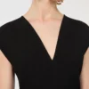 Vestido largo con cuello en V de canneta, negro Vestido largo con cuello en V de canneta, negro