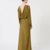 Vestido ligero de satén, color caqui Vestido ligero de satén, color caqui