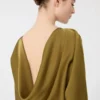 Vestido ligero de satén, color caqui Vestido ligero de satén, color caqui