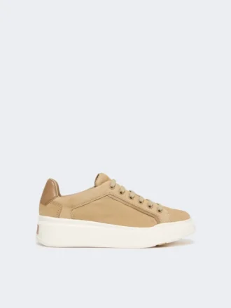 Zapatillas de ante, color arena
